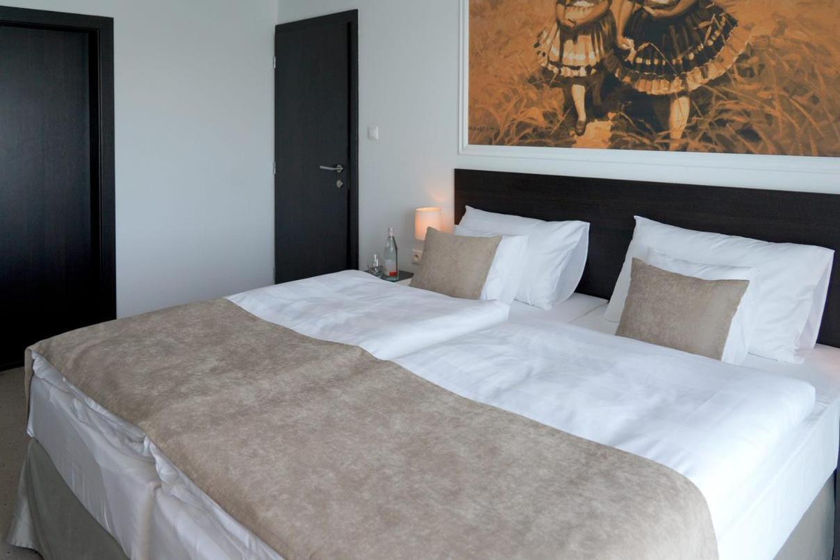 Hotel Mousson Michalovce Eksteriør bilde