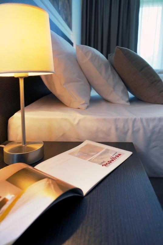 Hotel Mousson Michalovce Eksteriør bilde