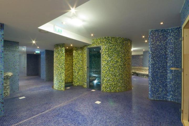 Hotel Mousson Michalovce Eksteriør bilde